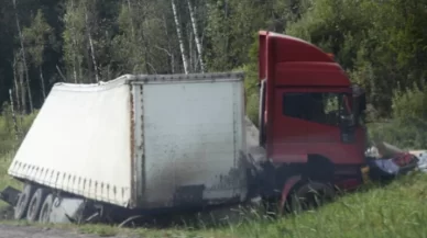 Responsabilidad en un accidente con un camión de 18 ruedas