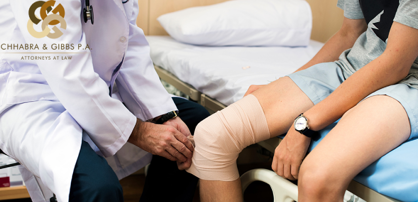 ¿Debo decirle a mi médico que me lesioné en el trabajo?