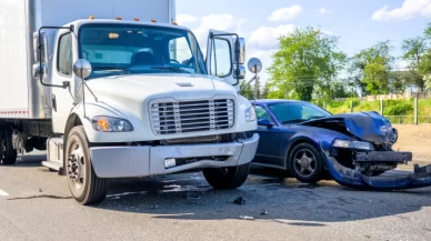 Accidente de camión de 18 ruedas en Mississippi
